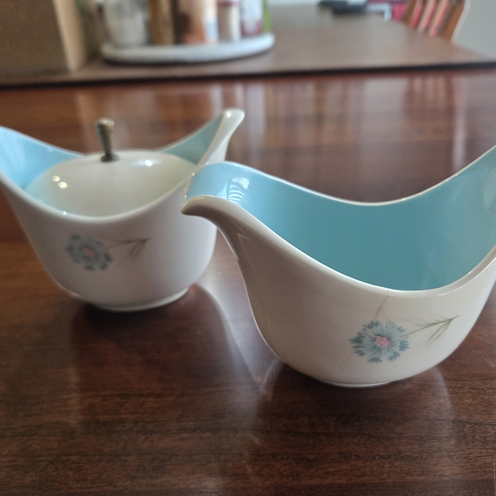 Boutonniere Ever Yours Creamer and Sugar Bowl Set